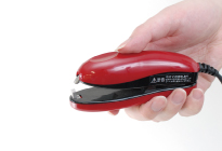 Tapes can be welded by squeezing the handpiece for a few seconds.<br />